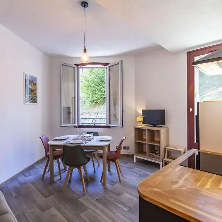 T2 Moderne Avec Terrasse, Renove, Au Pied Des Telecabines Et Proche De Toutes Commodites - Fr-1-401-270 Daire *