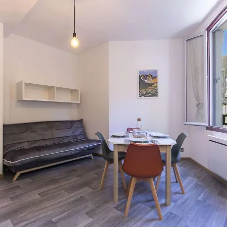 T2 Moderne Avec Terrasse, Renove, Au Pied Des Telecabines Et Proche De Toutes Commodites - Fr-1-401-270 Daire *