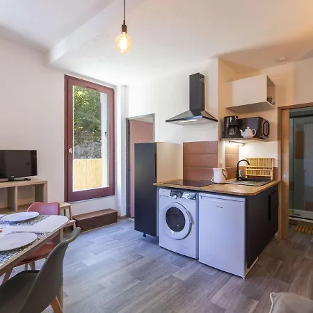T2 Moderne Avec Terrasse, Renove, Au Pied Des Telecabines Et Proche De Toutes Commodites - Fr-1-401-270 Daire